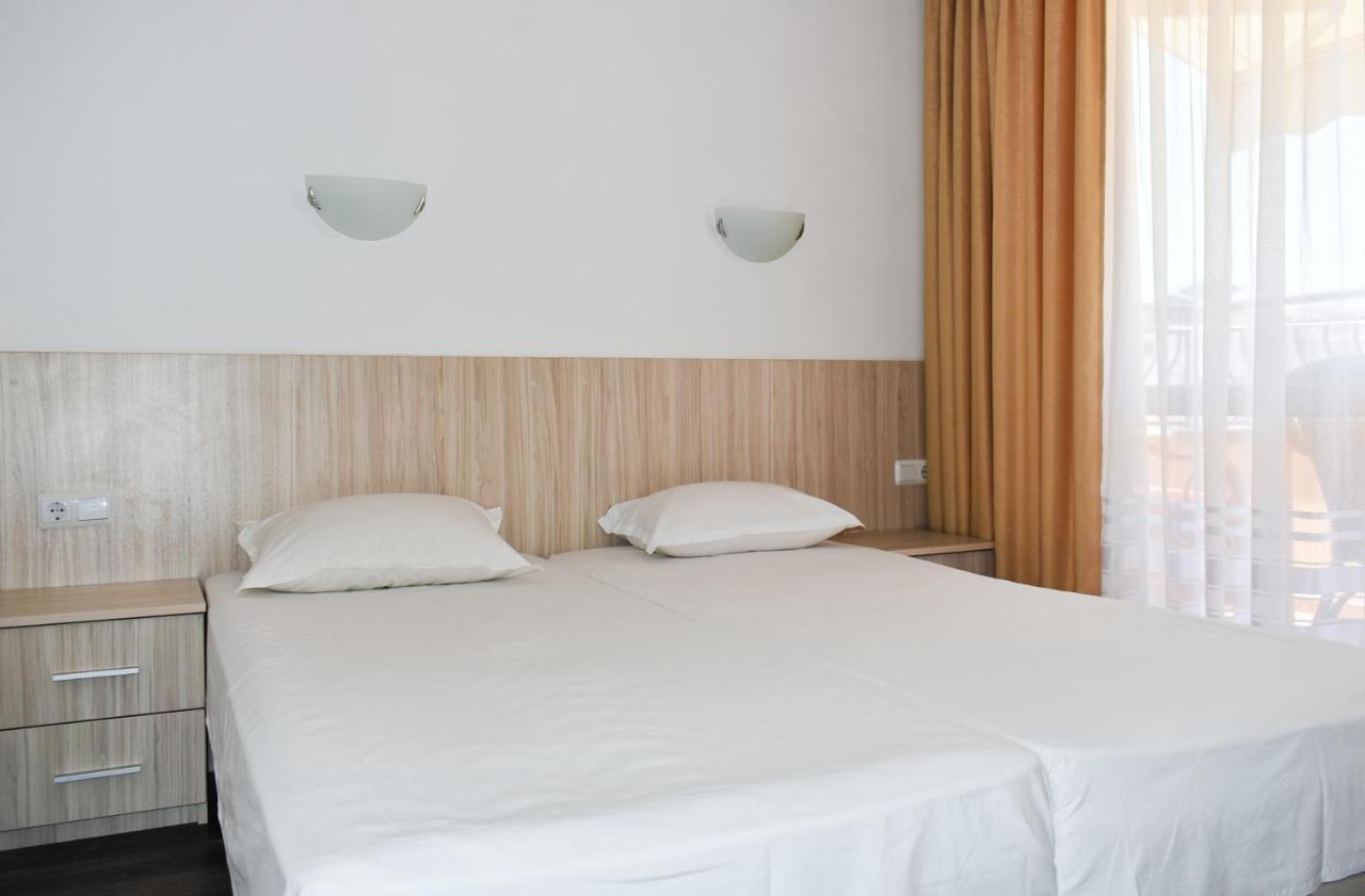 Time Out Hotel Sozopol Luaran gambar